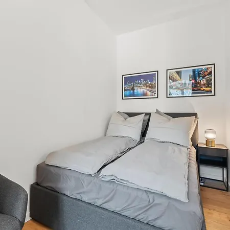 The Strassburger, Stylish 3 Bedroom In Mitte, Group & Family Friendly, 4- 6 Guests * Berlino
