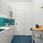 Apartment The Strassburger, Stylish 3 Bedroom In Mitte, Group & Family Friendly, 4- 6 Guests