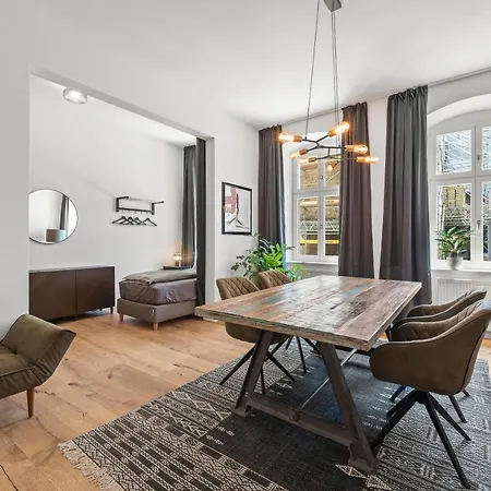 The Strassburger, Stylish 3 Bedroom In Mitte, Group & Family Friendly, 4- 6 Guests *