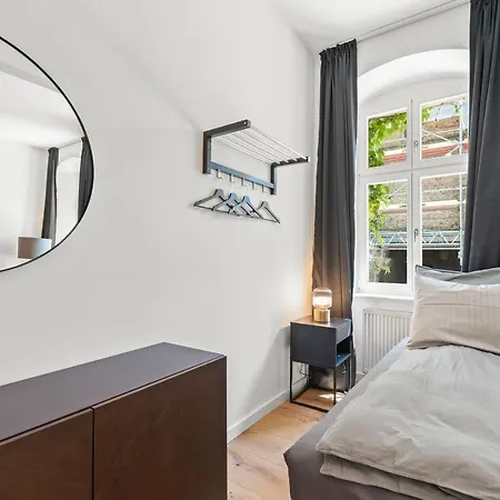 Apartment The Strassburger, Stylish 3 Bedroom In Mitte, Group & Family Friendly, 4- 6 Guests