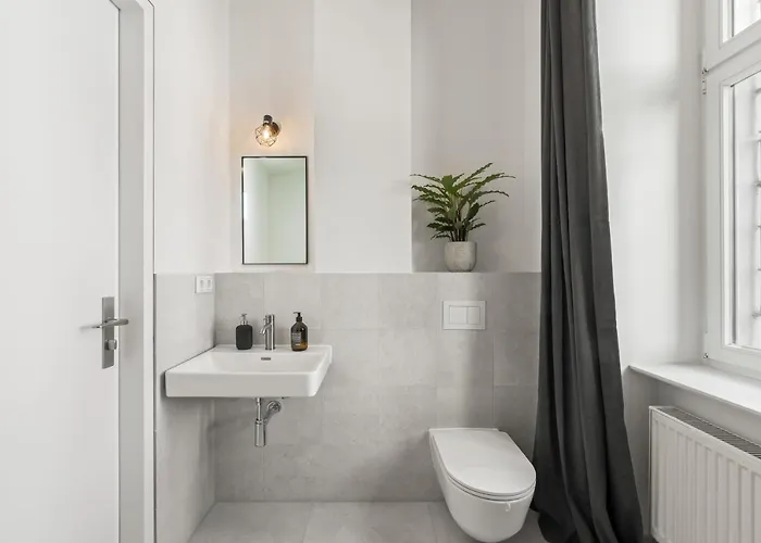 The Strassburger, Stylish 3 Bedroom In Mitte, Group & Family Friendly, 4- 6 Guests شقة *