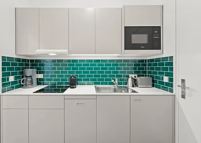 The Strassburger, Stylish 3 Bedroom In Mitte, Group & Family Friendly, 4- 6 Guests 아파트 베를린