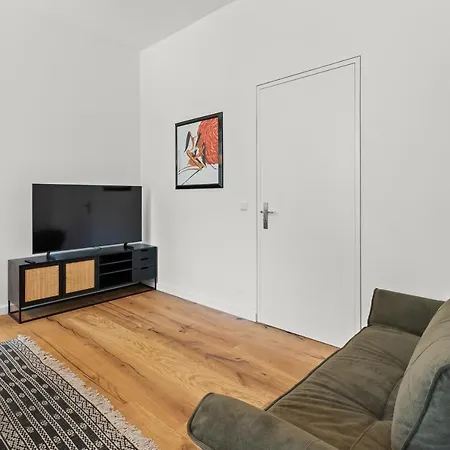 Apartament The Strassburger, Stylish 3 Bedroom In Mitte, Group & Family Friendly, 4- 6 Guests *