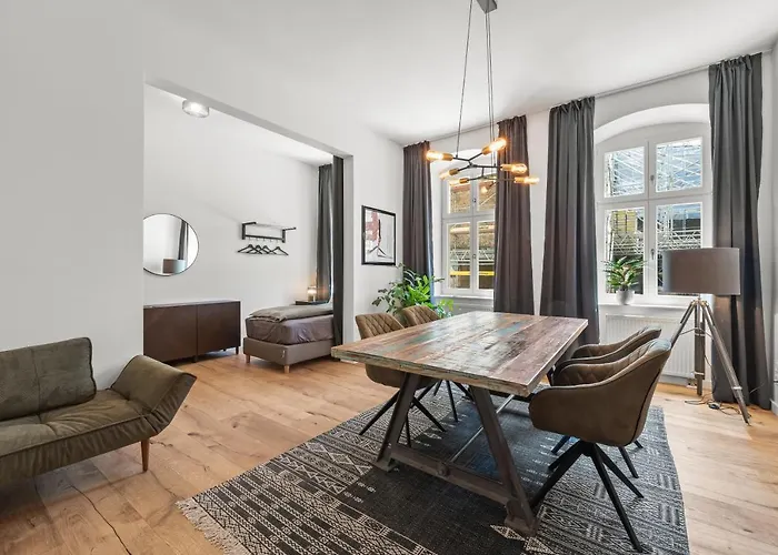 The Strassburger, Stylish 3 Bedroom In Mitte, Group & Family Friendly, 4- 6 Guests *
