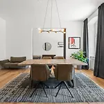 The Strassburger, Stylish 3 Bedroom In Mitte, Group & Family Friendly, 4- 6 Guests 아파트 베를린